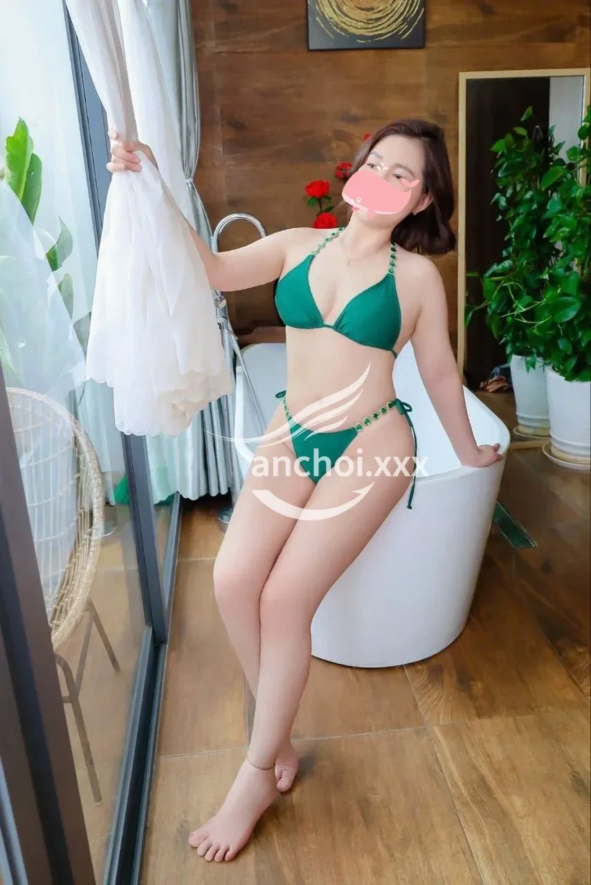 Anna- em hàng ngoan hiền dể thương, ngoan dâm!!!