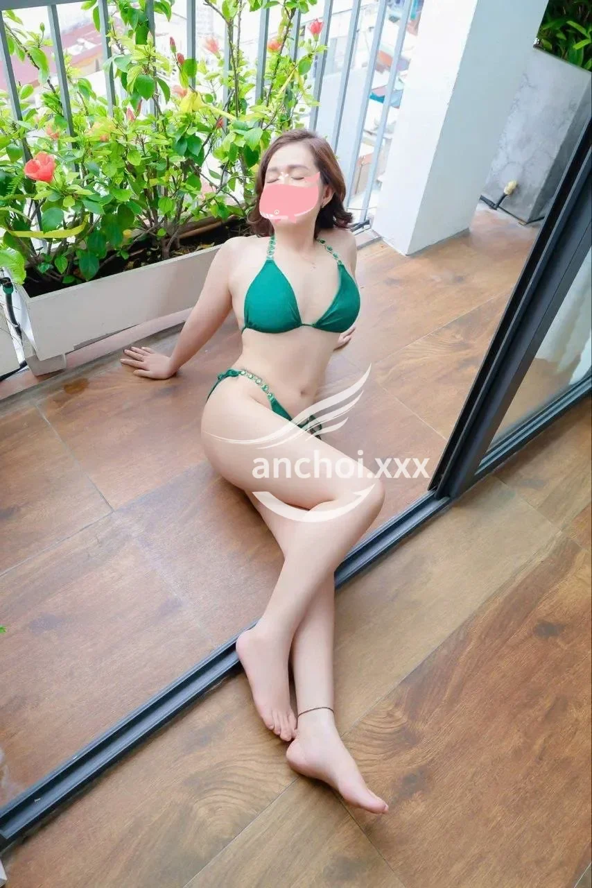 Anna- em hàng ngoan hiền dể thương, ngoan dâm!!!