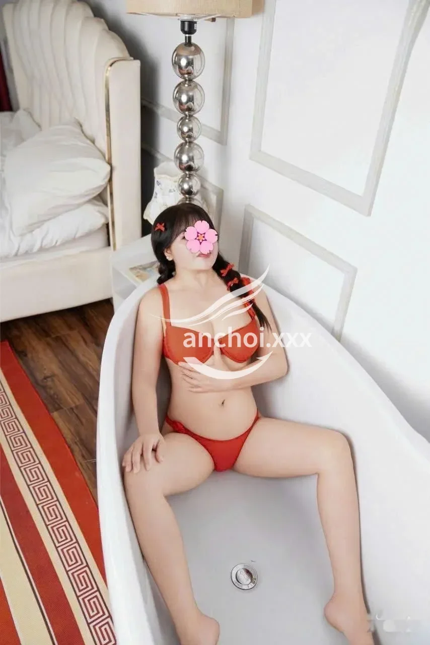 Diễm My- hàng ngon, giá tốt , nhẹ nhàng, ngoan ngoãn !!!