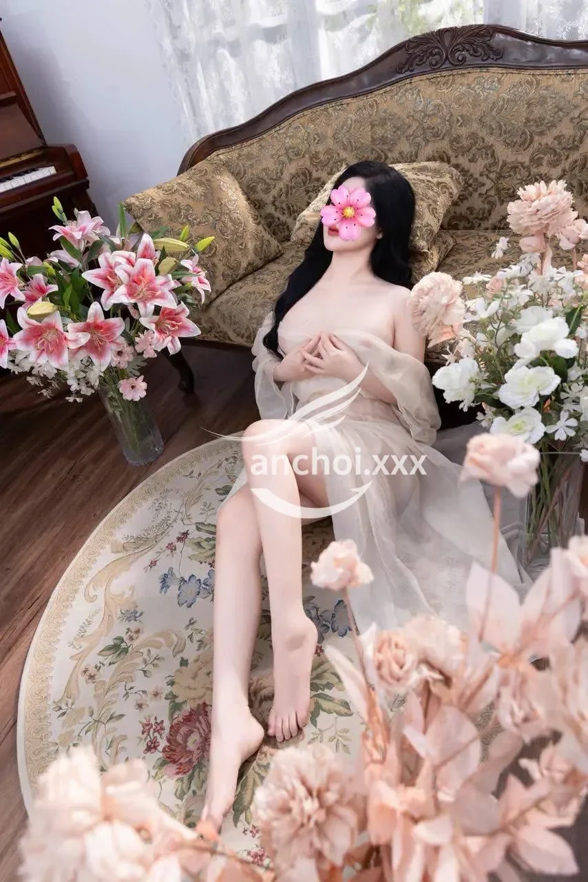 Videos Yến Nhi_ siêu vú khủng gái miền nam xinh đẹp da trắng vui tính dễ thương