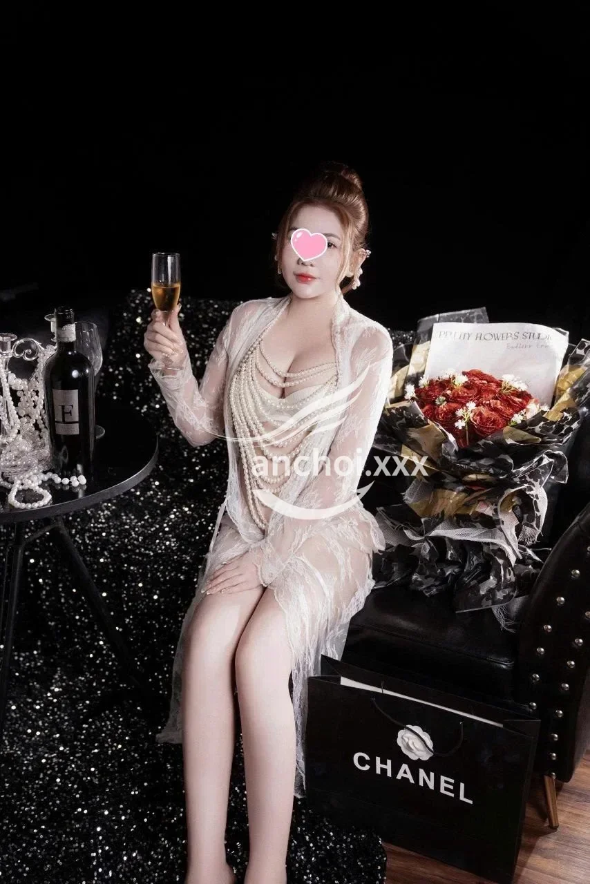 Linh Anh Girl Xinh Vú To Ngọt Ngào - Tình Cảm Quyến Rũ Say Mê