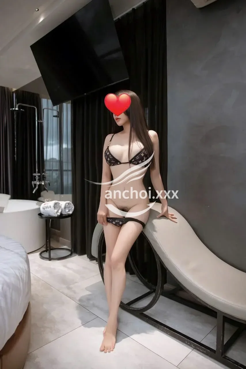 GÁI XINH BÉ SAM_ KHUÔN MẶT ẤN TƯỢNG_DA TRẮNG CHÂN DÀI_LÀM TÌNH MAX PHÊ