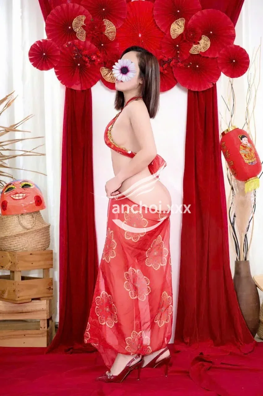 Đan Trinh - Gái Dâm Chiều Khách Số 1