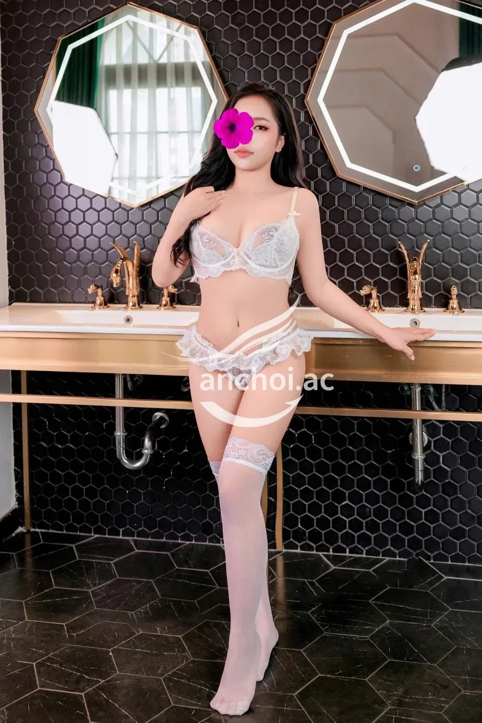 NGUYỄN NGỌC _ Gái Teen dễ thương, body nóng bỏng