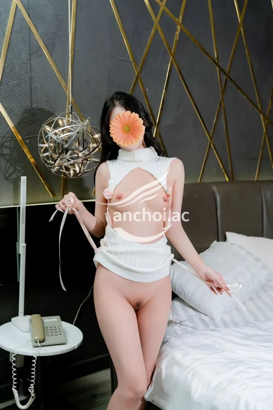 ANNA - BÉ ĐIỆU XINH XẮN DỄ THƯƠNG, CHIỀU KHÁCH