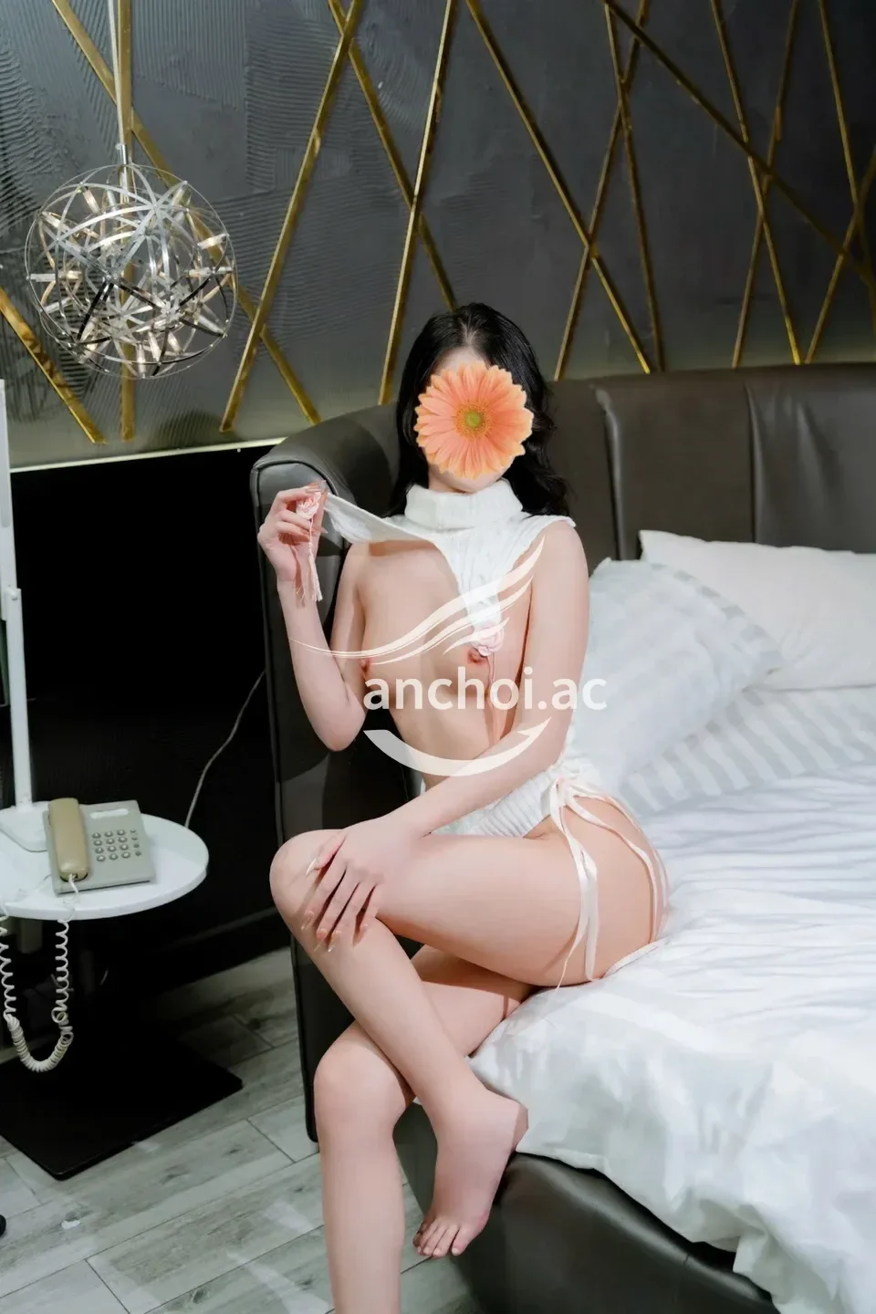 ANNA - BÉ ĐIỆU XINH XẮN DỄ THƯƠNG, CHIỀU KHÁCH