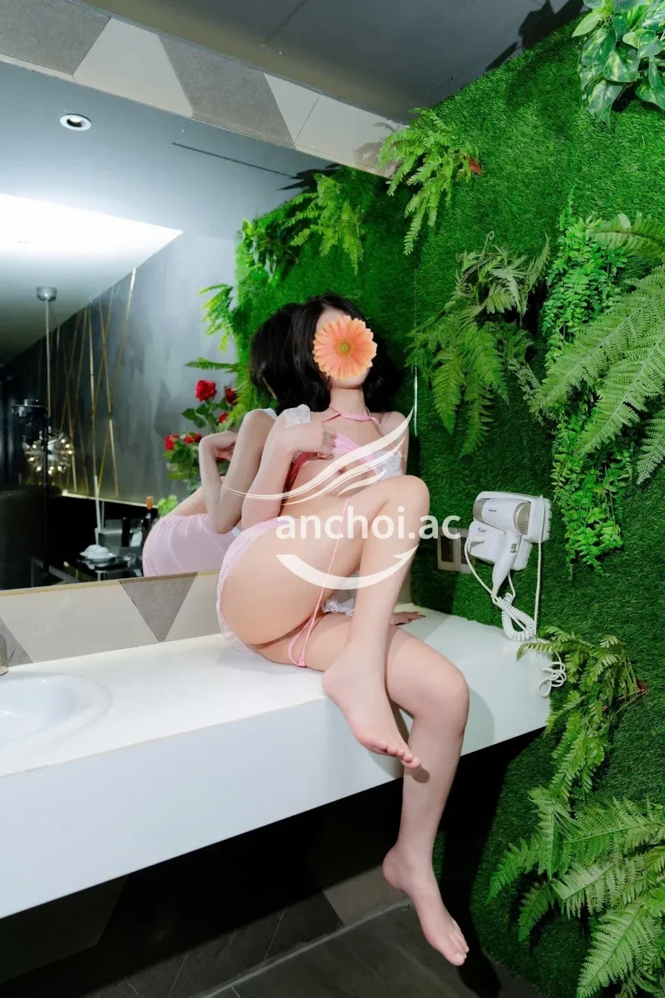 ANNA - BÉ ĐIỆU XINH XẮN DỄ THƯƠNG, CHIỀU KHÁCH