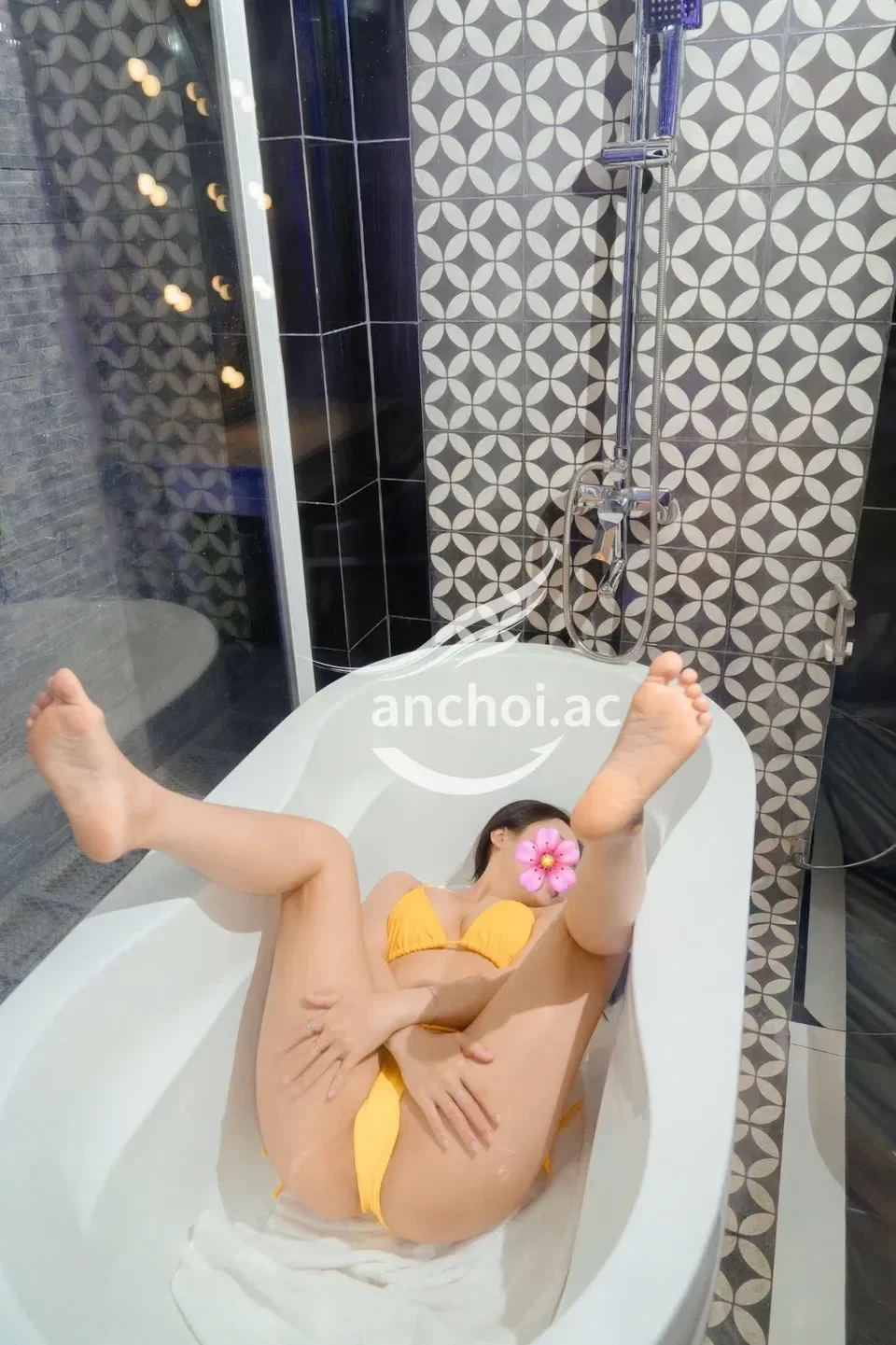 Bé Giao - Sexy Girl- Yêu Chiều Khách Như Người Tình
