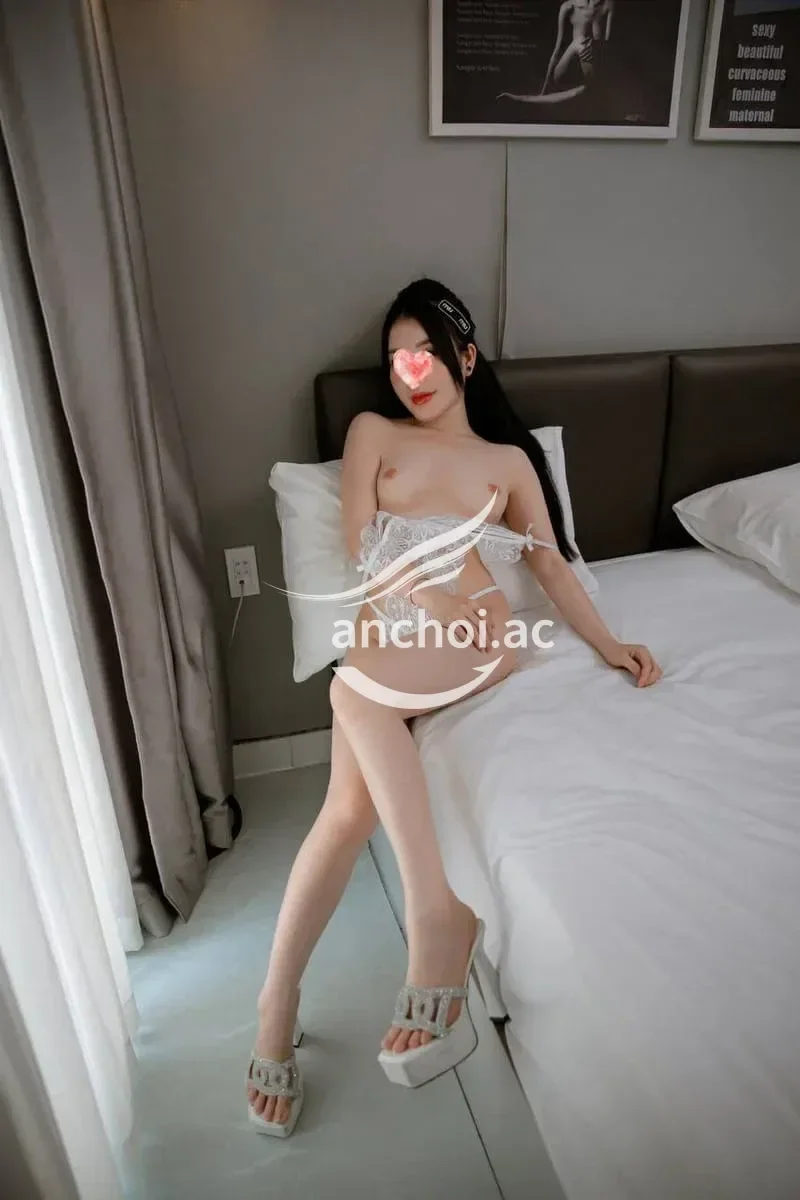 Linh Chi - Thiên Thần 2K2 Xinh Vô Đối, Trắng Trẻo Body Chảy Sữa[107]