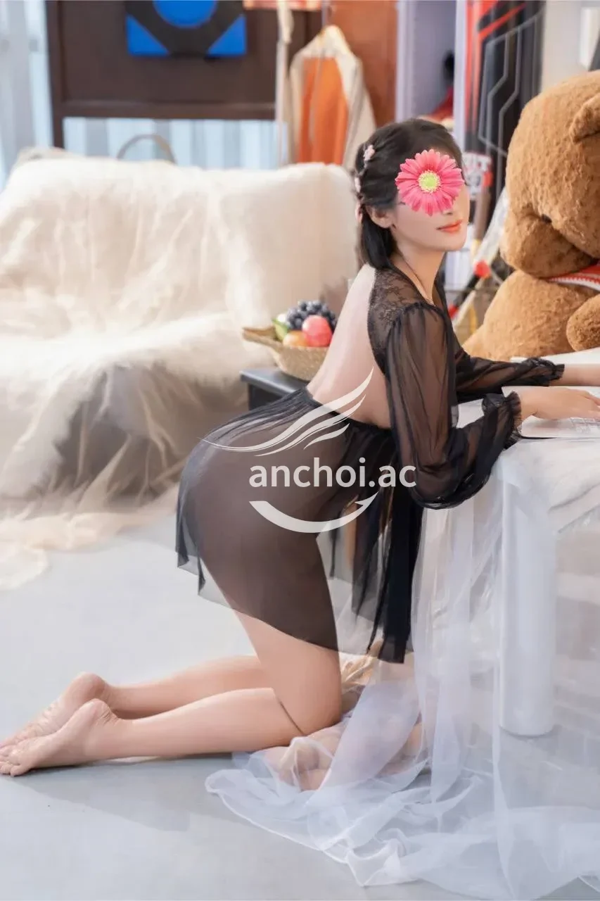 Hà Linh - Vú To, Bướm mướt, làm tình bảo phê