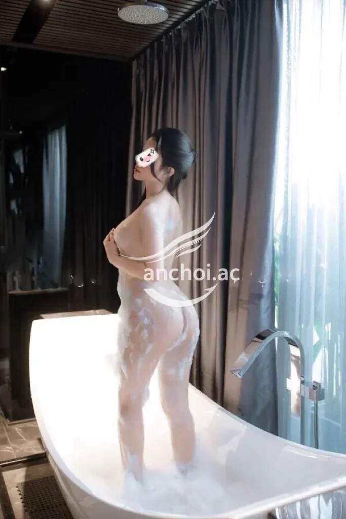 Đan Thy 7340 - Hot Girl Sang Chảnh - Mặt Xinh Da Trắng - Vú To Body Chuẩn - Tình Cảm Chiều Khách