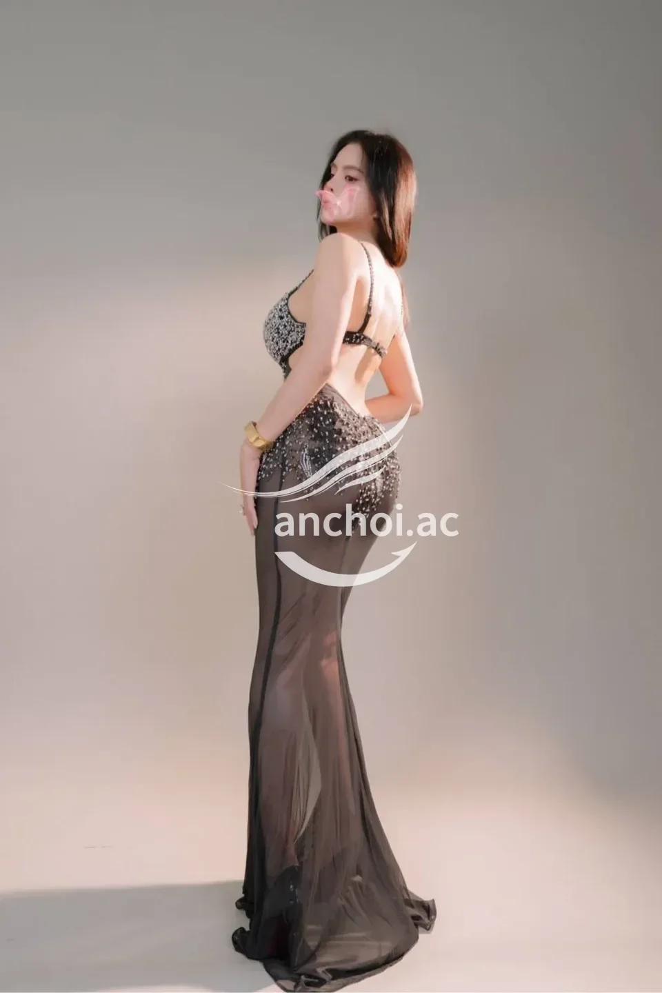 HOA LAN - SỞ HỮU DÁNG ĐẸP VỚI BỘ NGỰC VÔ CÙNG GỢI CẢM CHIỀU KHÁCH