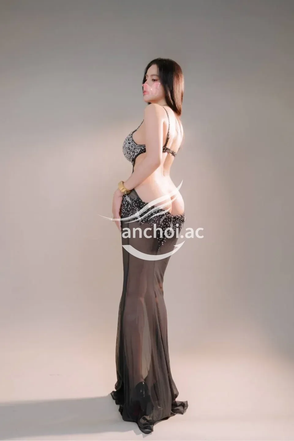 HOA LAN - SỞ HỮU DÁNG ĐẸP VỚI BỘ NGỰC VÔ CÙNG GỢI CẢM CHIỀU KHÁCH