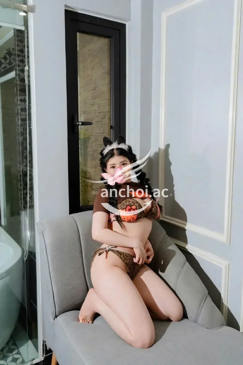 HOÀNG ANH 2k3 VÚ TO, BODY MƯỢT MÀ, GỢI CẢM QUYẾN RŨ