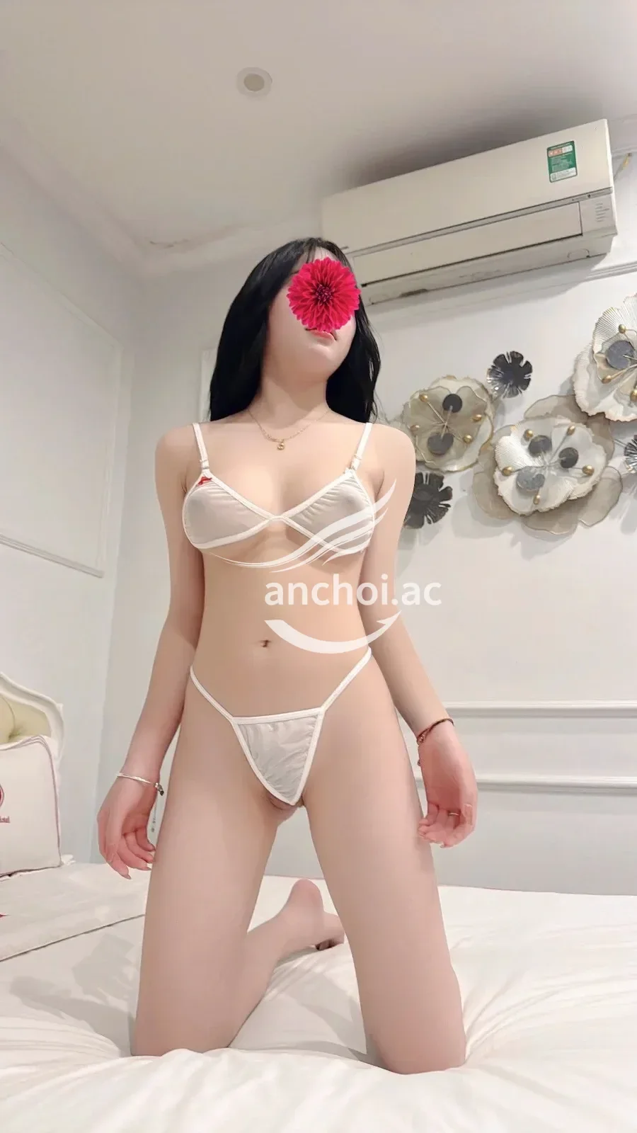 BÉ THUÝ XINH NON VÚ TO LỒN HỒNG