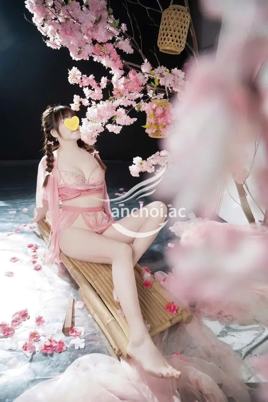 YẾN NHI DÁNG MÌNH DÂY TÌNH CẢM VUI VẺ